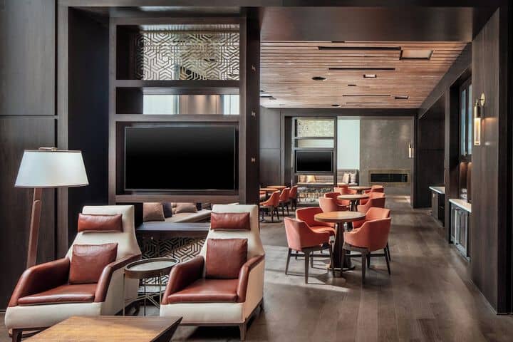 Lounge 61 of 89